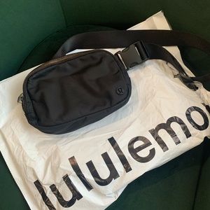 Lululemon black belt bag